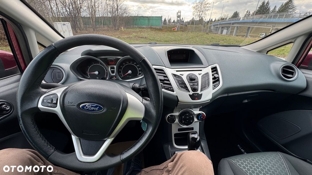 Ford Fiesta 1.4 Autom Champions Edition - 23