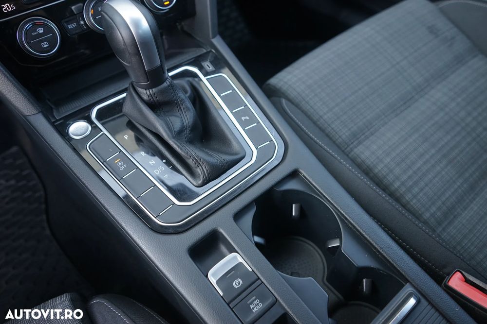 Volkswagen Passat - 21