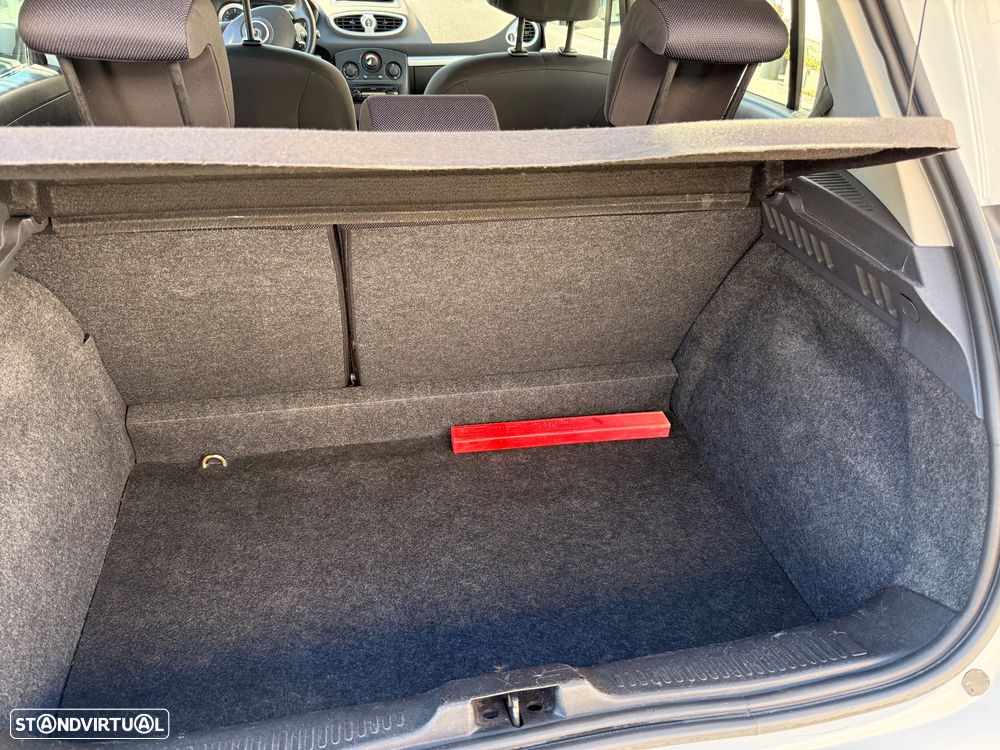 Renault Clio 1.5 dCi Confort - 11