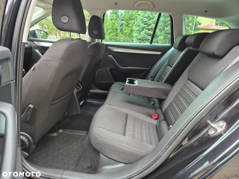 Skoda Octavia 1.6 TDI DSG Ambition - 36
