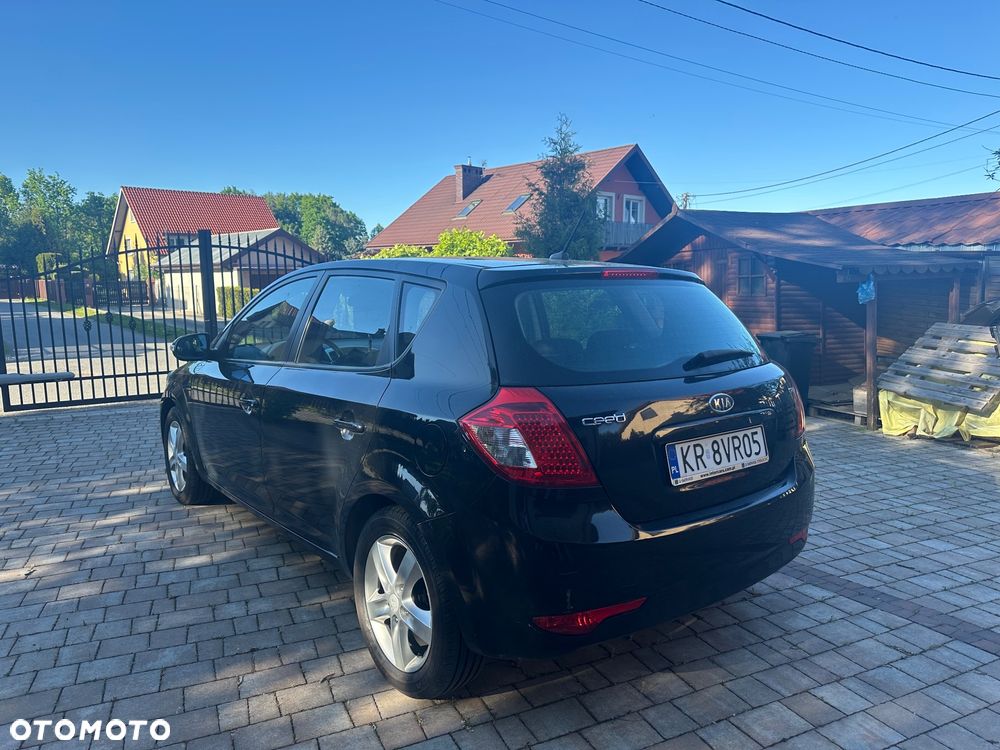 Kia Ceed - 5