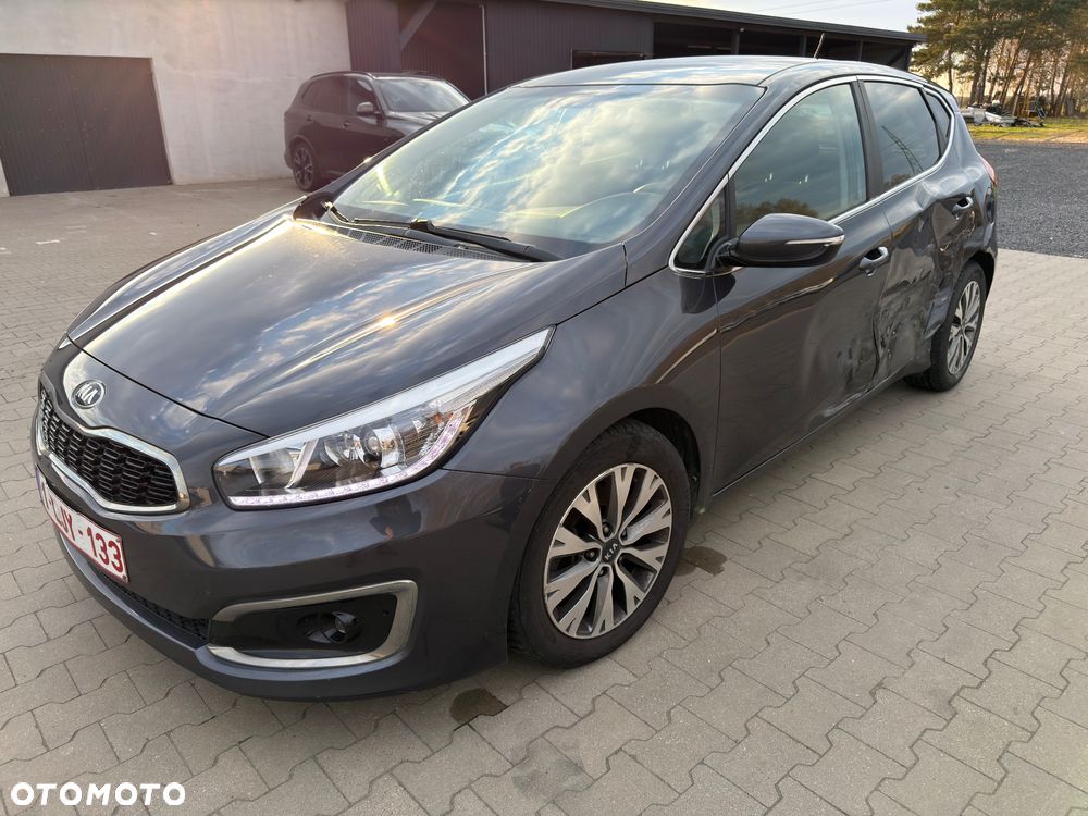 Kia Ceed 1.4 CVVT UEFA EURO 2016 - 3