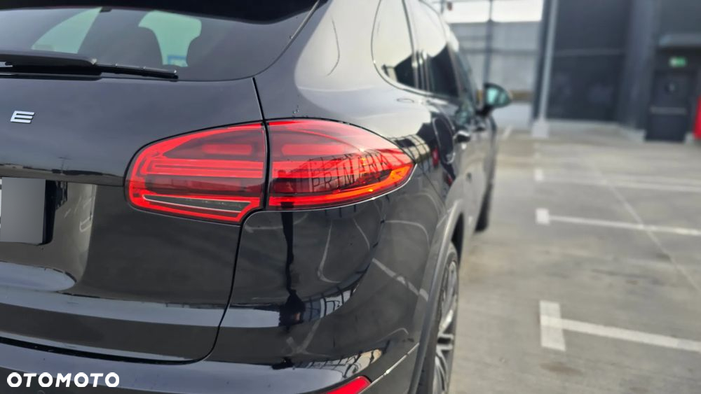 Porsche Cayenne Turbo - 28