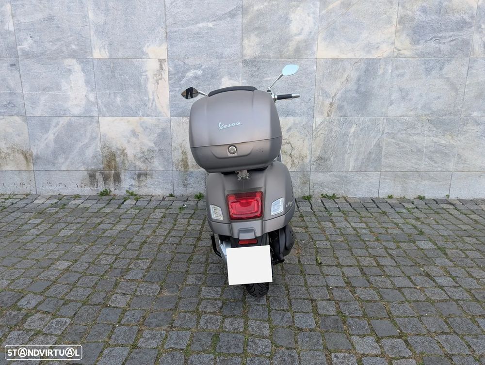 Piaggio Vespa 300 GT - 8