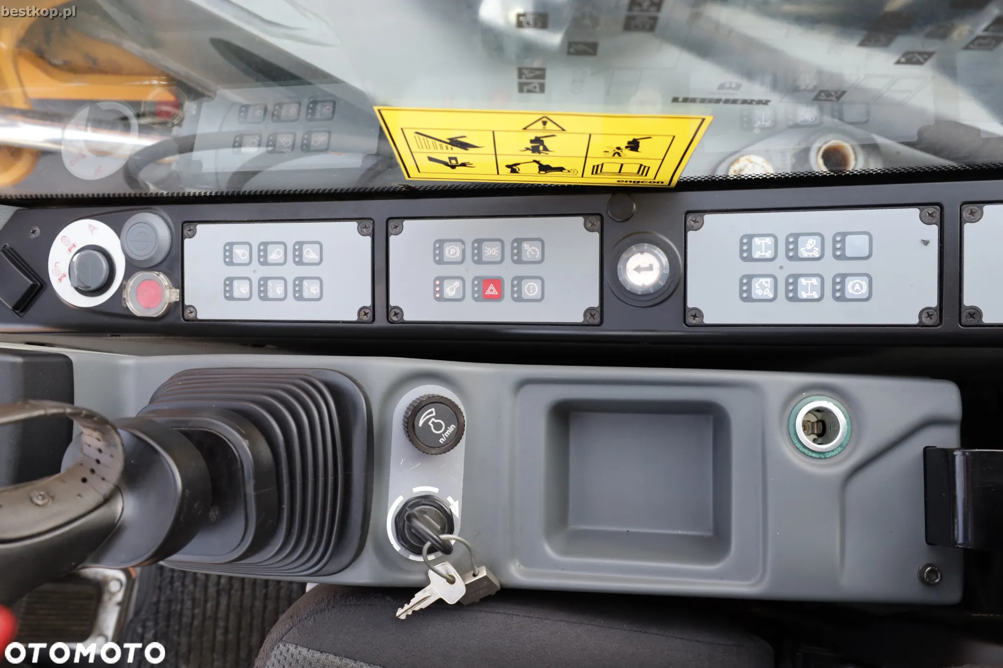 Liebherr A910 Compact Litronic - 32