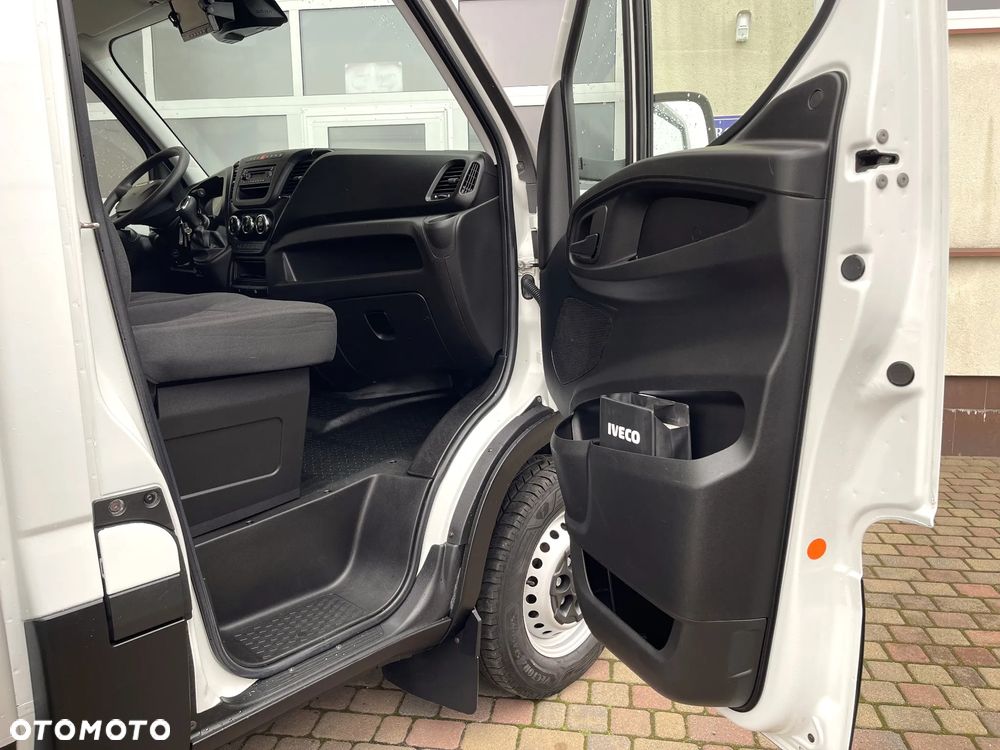 Iveco Daily Izoterma Winda - 22