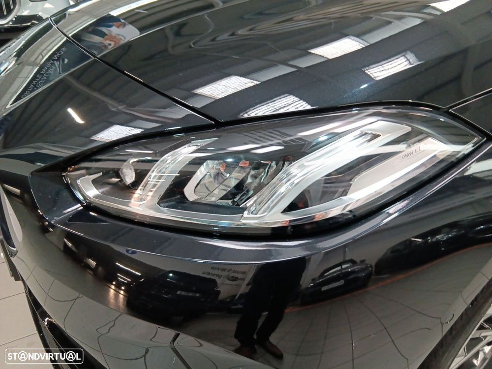 BMW 118 d Pack Desportivo M - 11