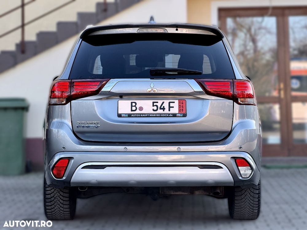 Mitsubishi Outlander - 18