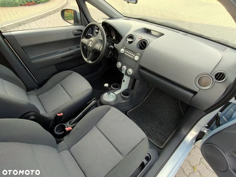 Mitsubishi Colt - 11
