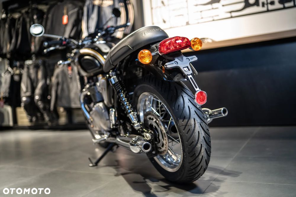 Triumph Bonneville - 12