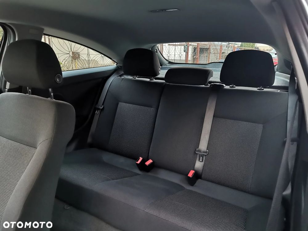 Opel Astra 1.6 Innovation - 10