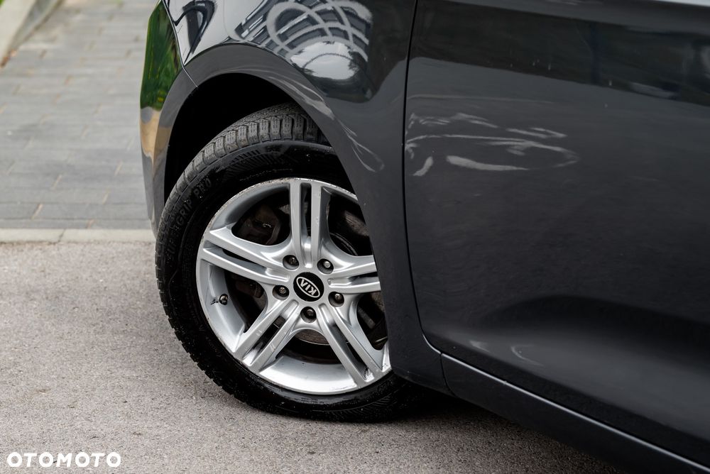 Kia Carens 1.7 CRDi 141 ISG Vision - 12
