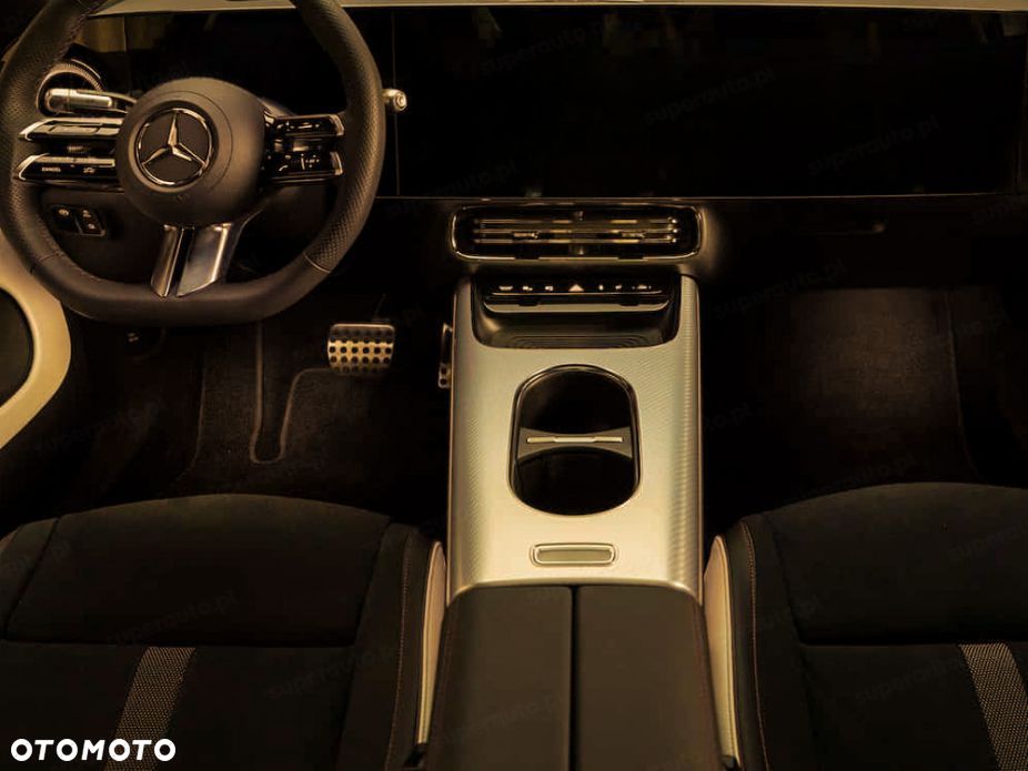Mercedes-Benz GLB - 9