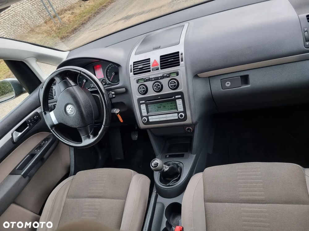 Volkswagen Touran 2.0 TDI Highline - 8
