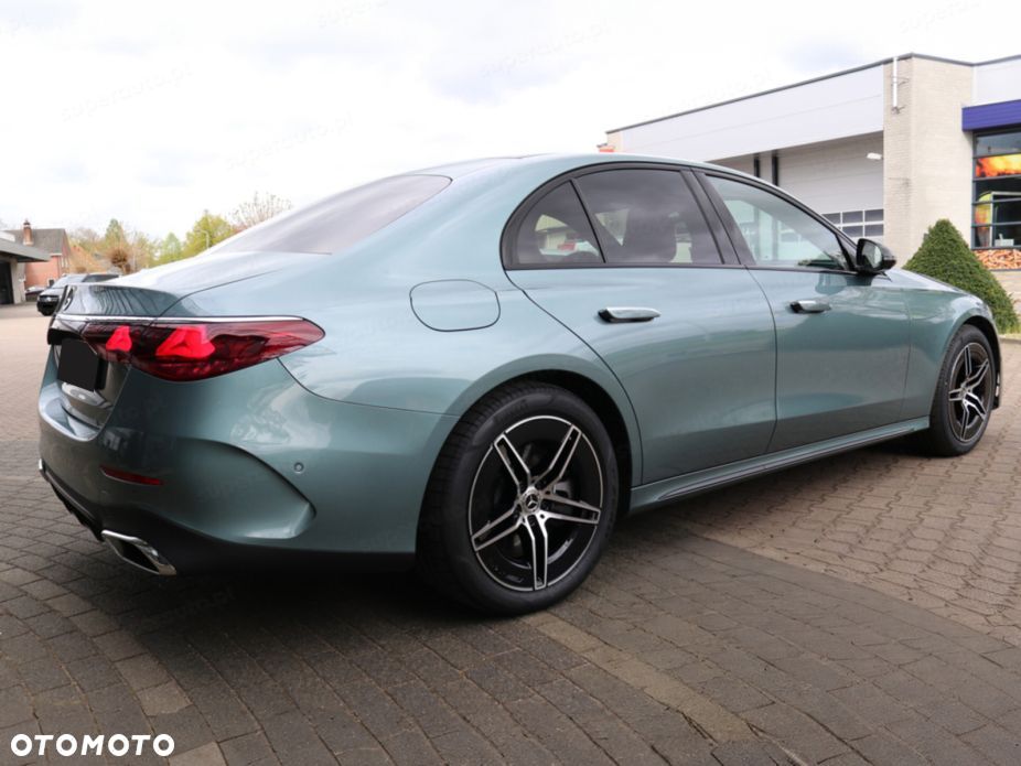Mercedes-Benz Klasa E 200 mHEV 4-Matic AMG 9G-Tronic - 3