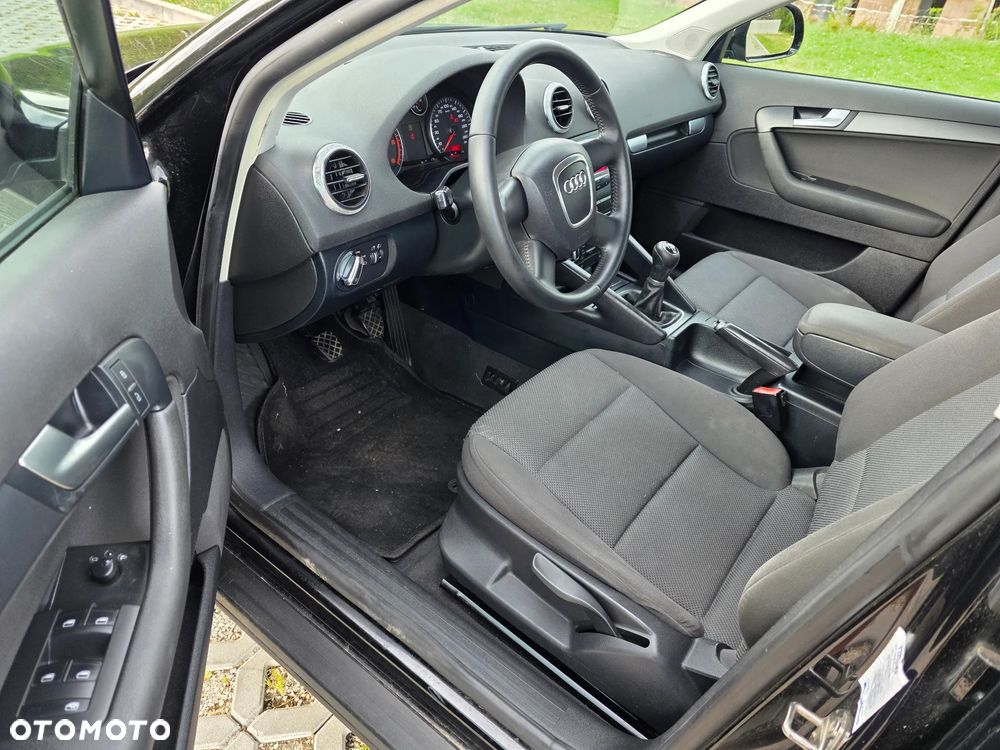 Audi A3 Sportback 1.6 TDI DPF Ambition - 7