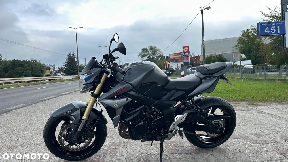 Suzuki GSR