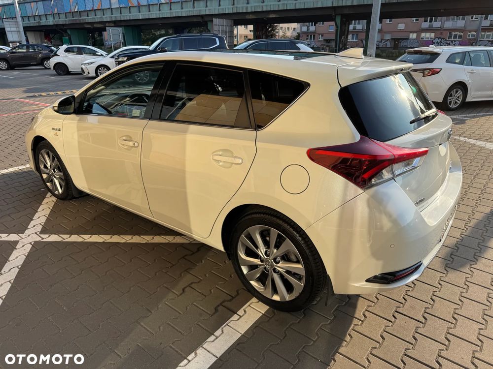 Toyota Auris Hybrid 135 Prestige - 4