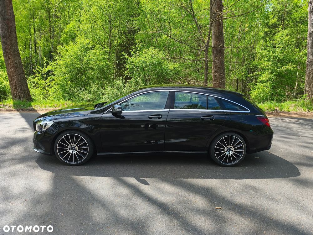 Mercedes-Benz CLA 180 AMG Line - 5