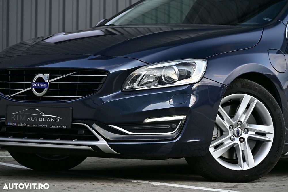 Volvo V60 D6 Plug-In-Hybrid AWD Geartronic Summum - 24