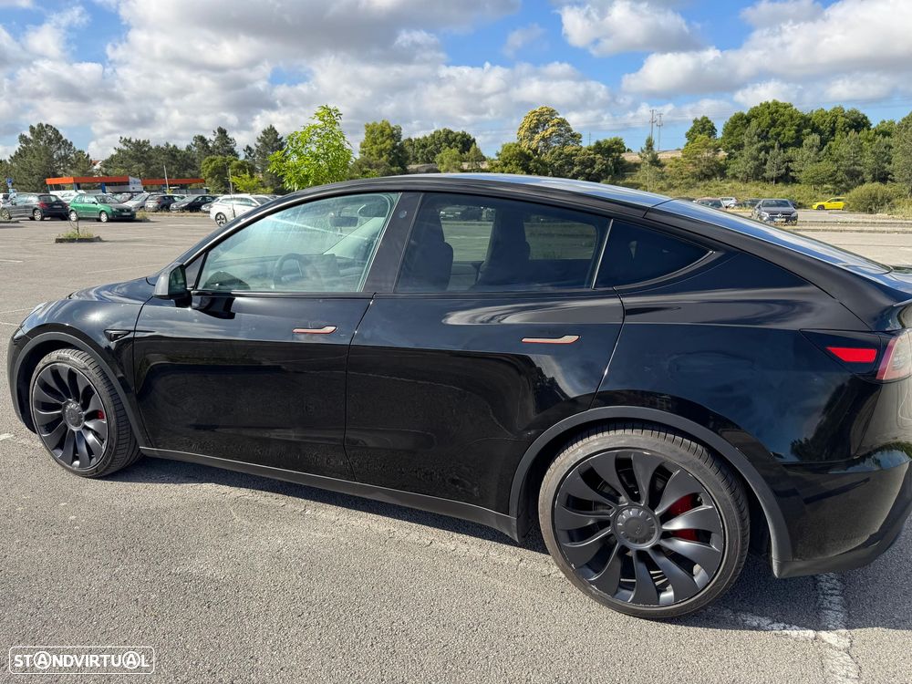 Tesla Model Y Performance Dual Motor AWD - 4