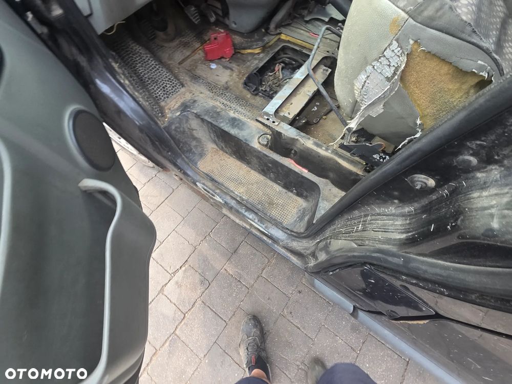 Renault Trafic II 2008 2.0 dCi M9R782 na części - 9