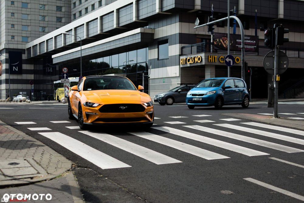 Ford Mustang - 8