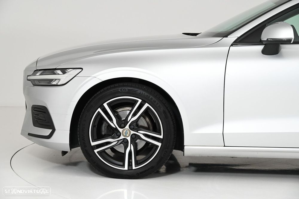 Volvo V60 2.0 D3 Momentum Geartronic - 11