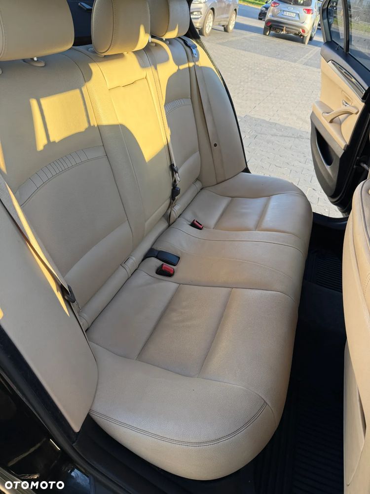 BMW Seria 5 520d xDrive - 15