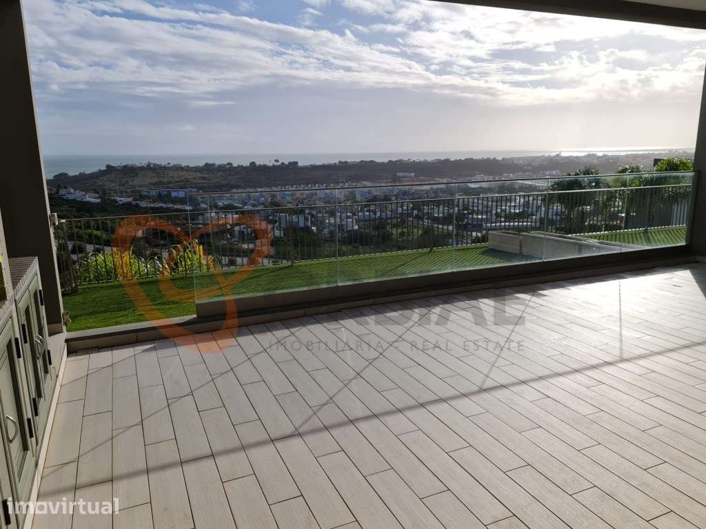 Apartamento T3 com vista mar para arrendamento ao ano em Albufeira - Grande imagem: 2/16