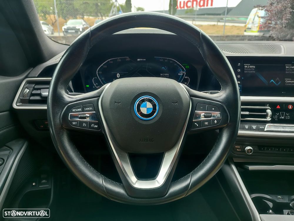 BMW 320 e Line Sport Auto - 13