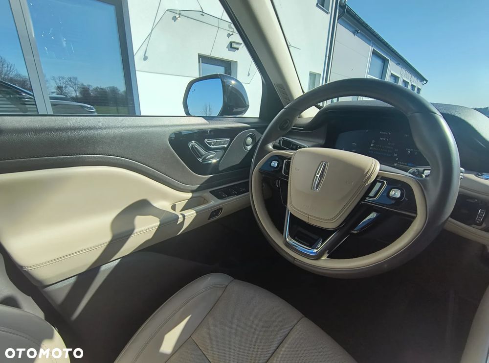 Lincoln Aviator - 16
