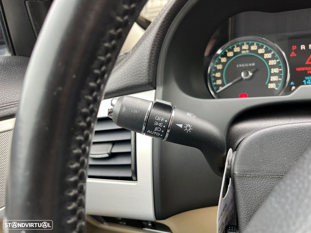 Jaguar XF 2.2 D Luxury - 22