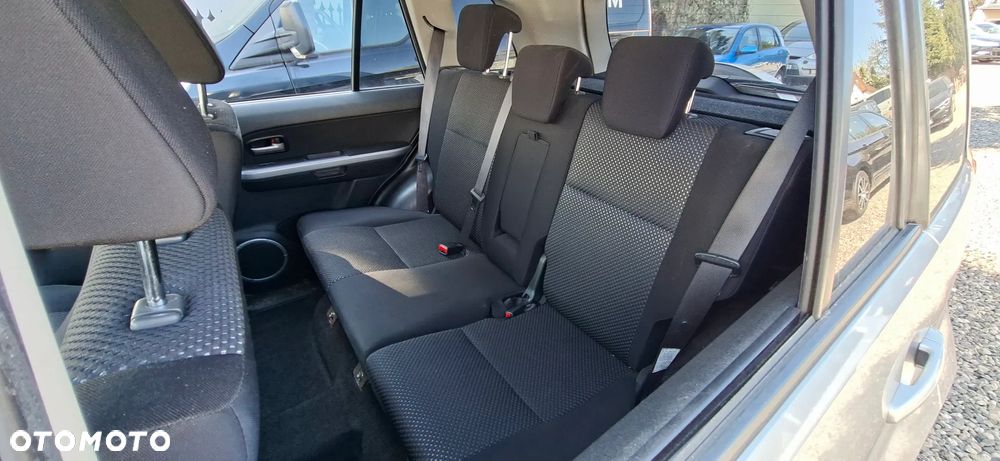 Suzuki Grand Vitara 2.0 Automatik Comfort + Family - 8