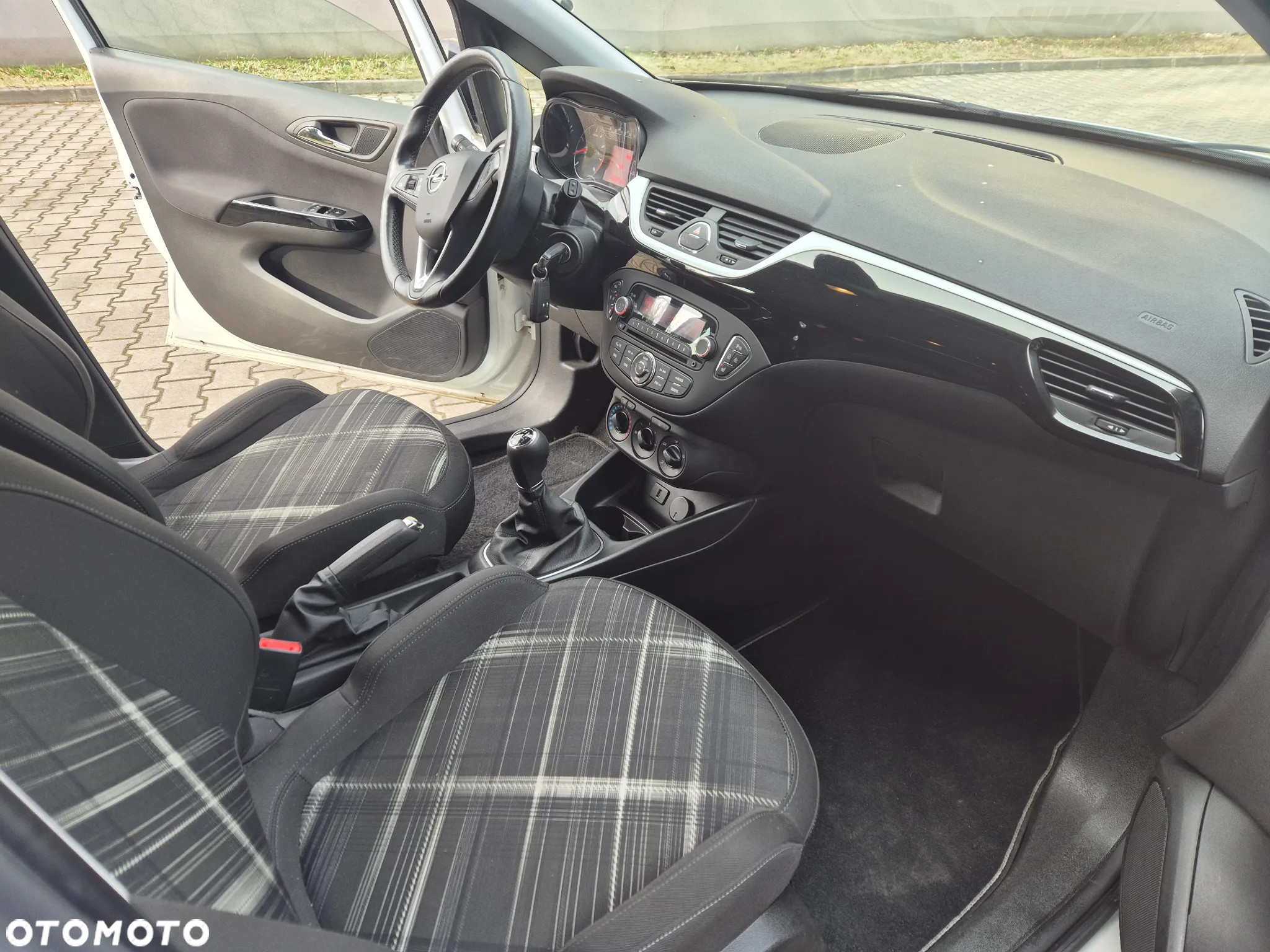 Opel Corsa 1.4 16V 150 Jahre - 12