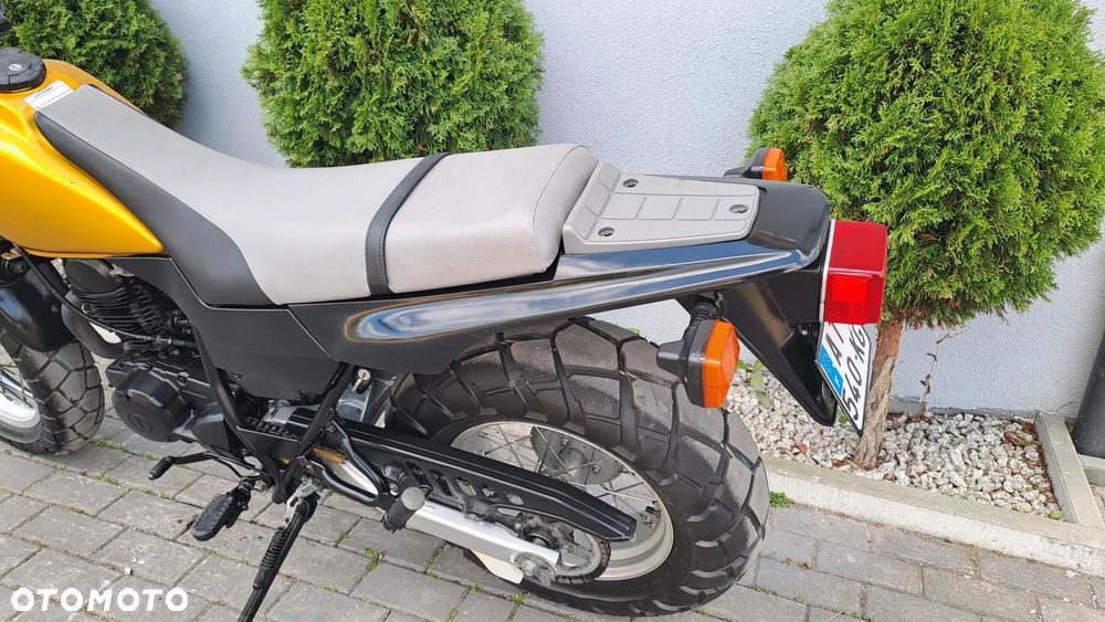 Yamaha TW - 28