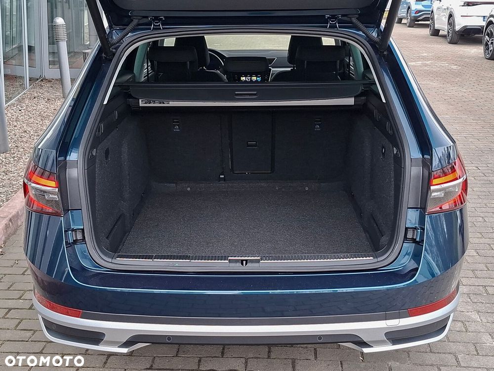 Skoda Superb 2.0 TDI SCR 4x4 Scout DSG - 38