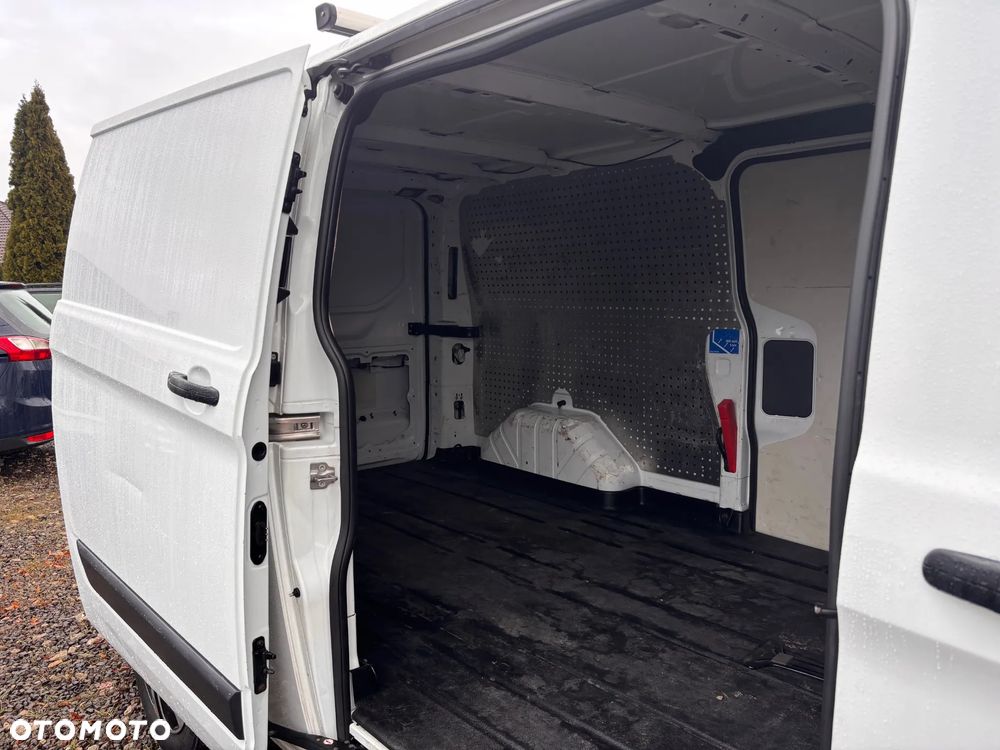 Ford TRANSIT CUSTOM - 9