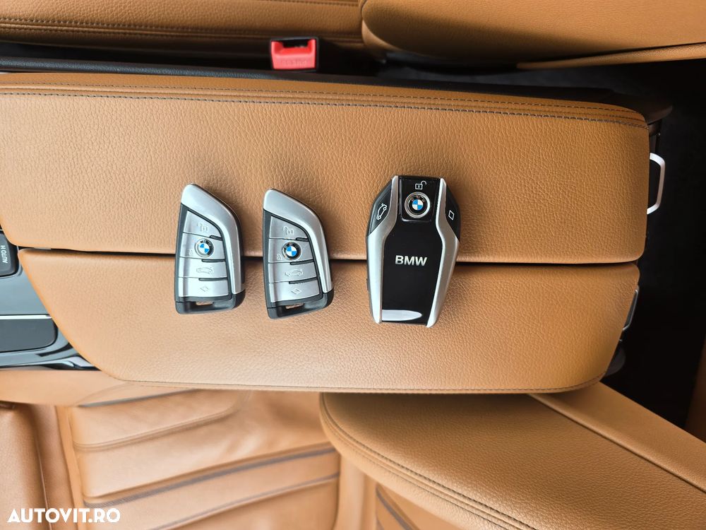 BMW Seria 5 530i Aut. Sport Line - 17