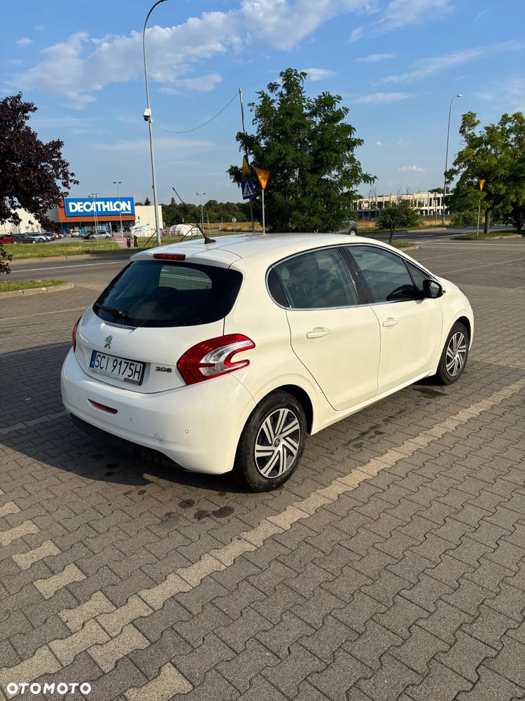 Peugeot 208 - 3