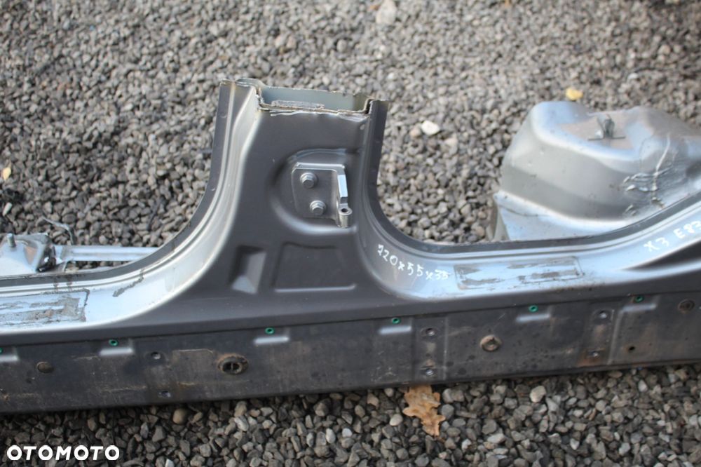 PRÓG CIĘTY LEWY BMW X3 E83 A08 SILBERGRAU - 3