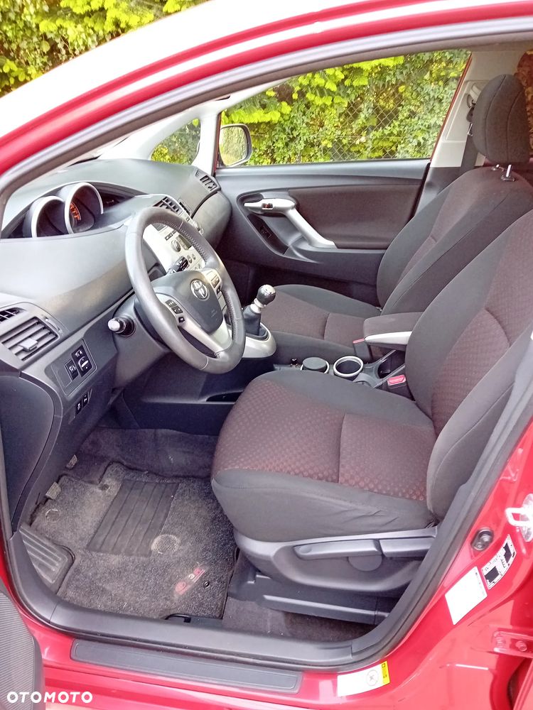 Toyota Verso 2011 photo 5