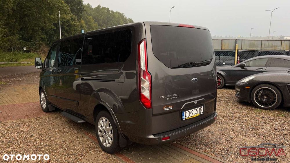 Ford Tourneo Custom - 11