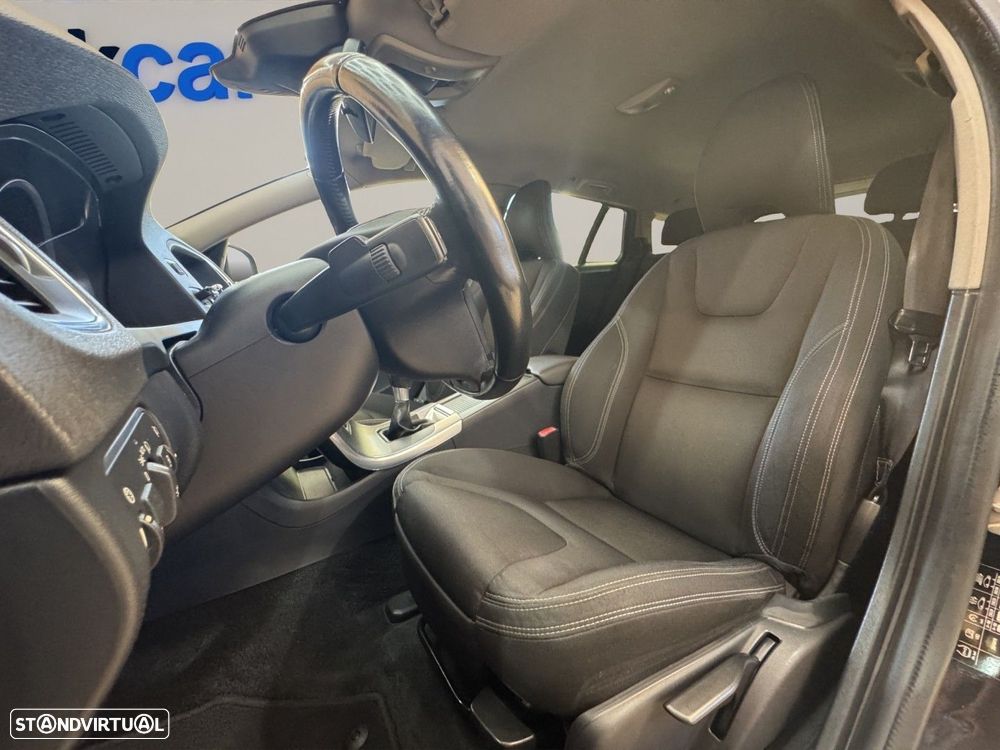 Volvo V60 1.6 D2 Momentum Eco - 16