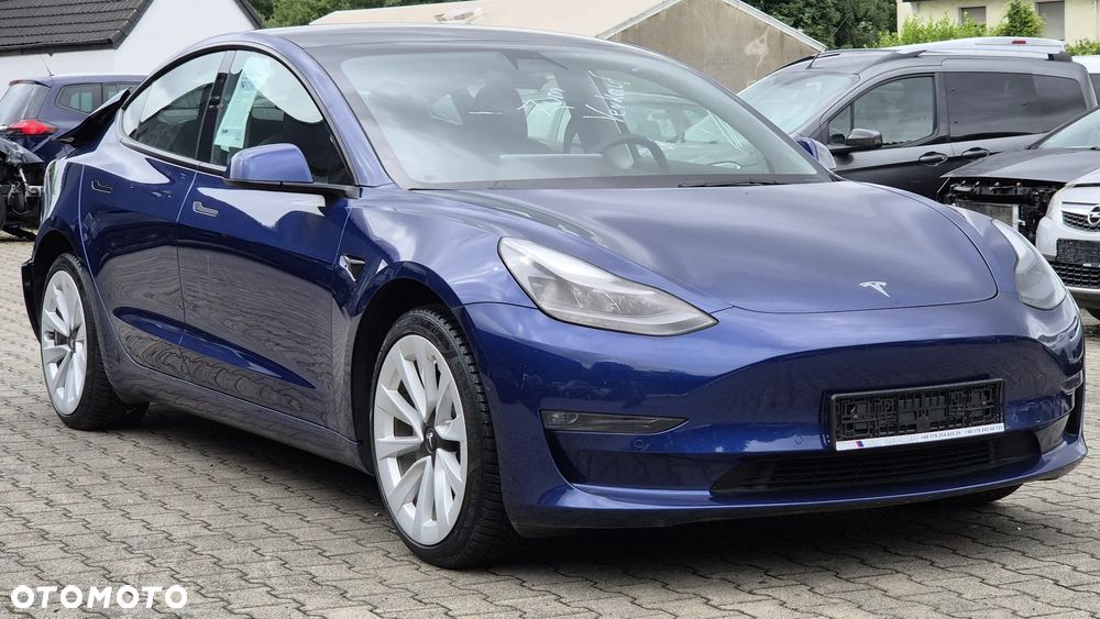 Tesla Model 3 - 8
