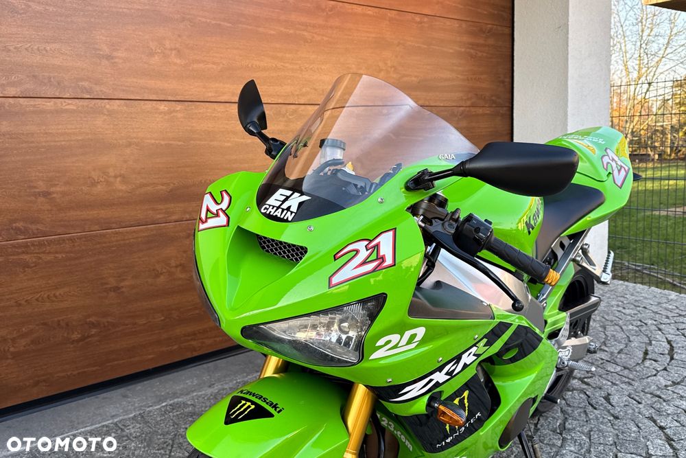 Kawasaki ZXR - 24