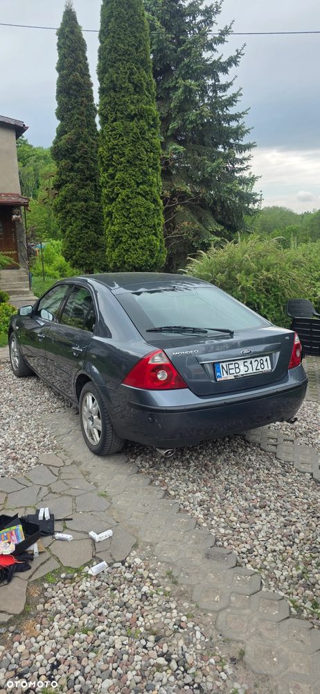 Ford Mondeo 2.5 V6 Ghia - 15