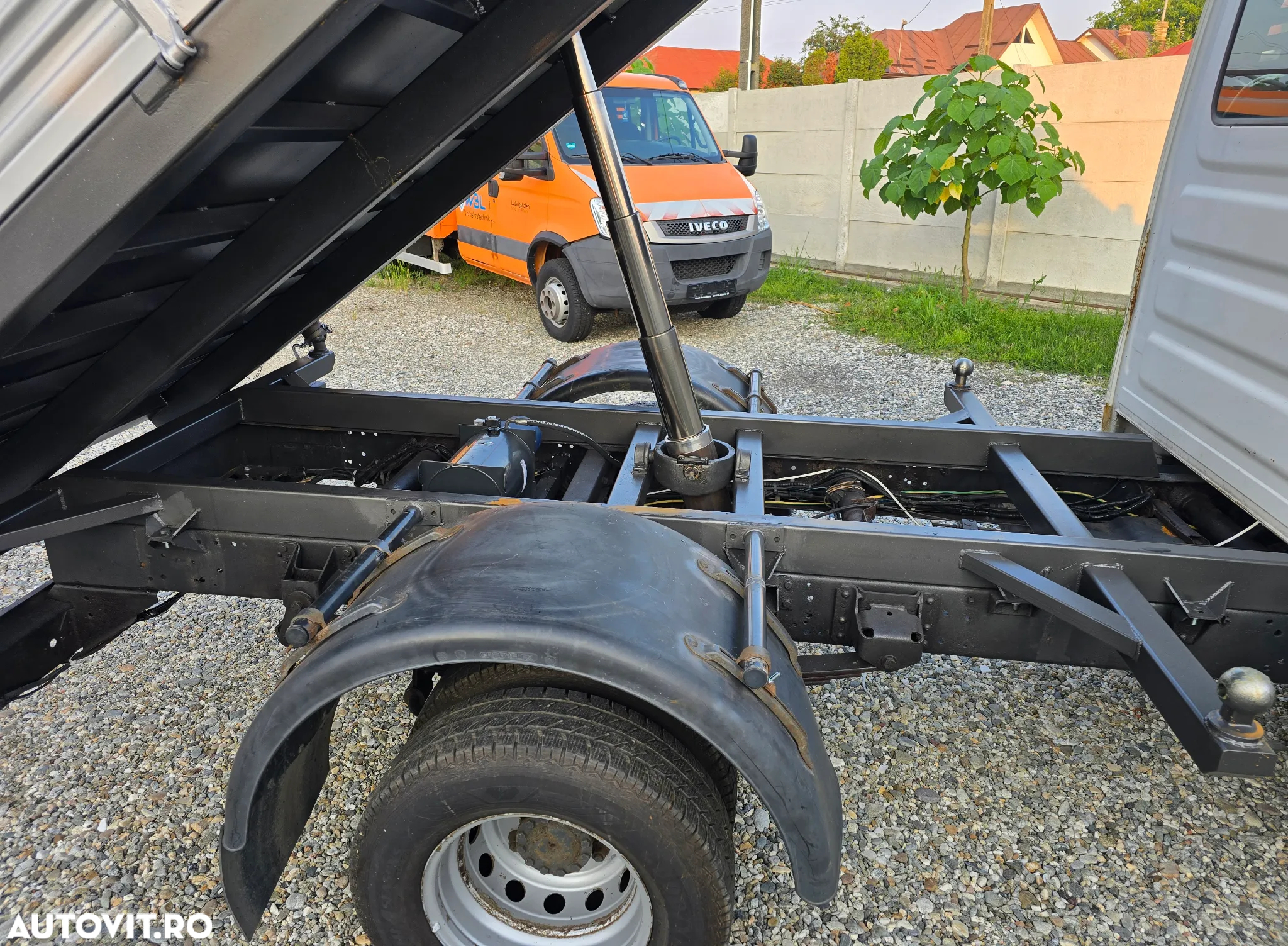 Iveco Daily 65C18 Basculanta 3 parti 3.2m Obloane 50, 7 locuri - 11
