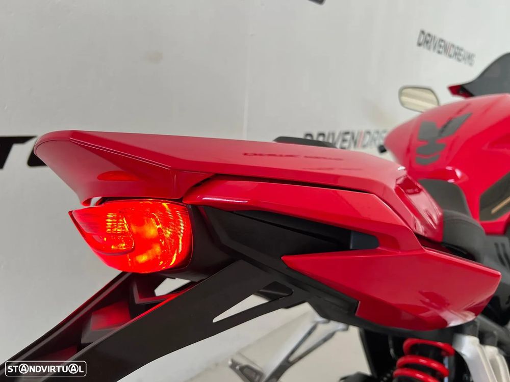 Honda CBR 650R - 14