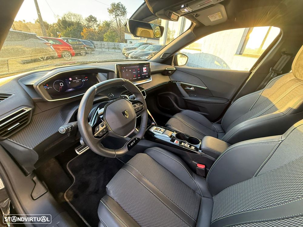 Peugeot 2008 1.2 PureTech GT Pack EAT8 - 12